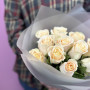 11 кремовых роз фото 4